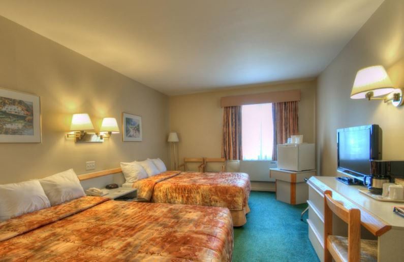 Econo Lodge Ла-Мальбе Екстер'єр фото