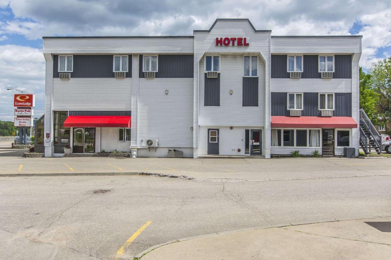 Econo Lodge Ла-Мальбе Екстер'єр фото