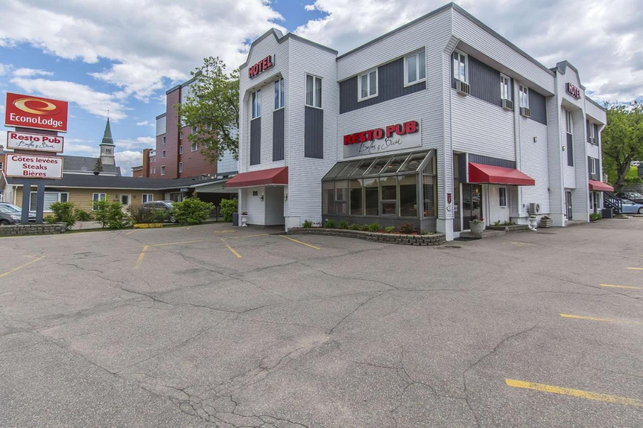 Econo Lodge Ла-Мальбе Екстер'єр фото